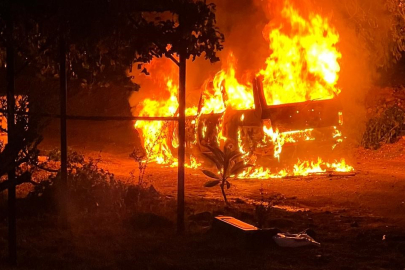 Antalya'da Otomobil Alevlere Teslim Oldu