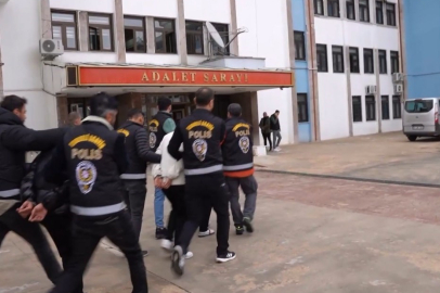 Kendilerini Kamu Görevlisi Olarak Tanıtıp 1 milyon 220 Bin Lira Dolandırdılar