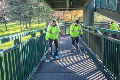 Bursa'da Temizlik Çalışmaları Gece Gündüz Demeden Devam Ediyor