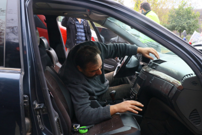 Bariyerlere Ok Gibi Saplanan Otomobilden Canlı Çıktı!