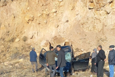 Otomobil Yoldan Çıkarak Takla Attı