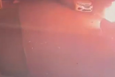 Park Halindeki Otomobil Kundaklandı