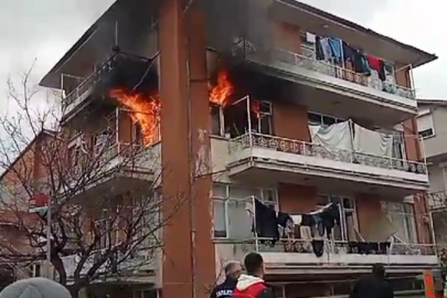 Isparta'da Daireyi Saran Alevler, İtfaiye Ekiplerinin Yoğun Müdahalesiyle Söndürüldü