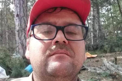 Sarılır Gibi Yaptığı Kişiyi 4 Yerinden Bıçaklayarak Öldürdü