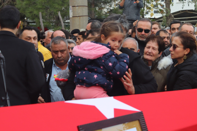 İzmir Şehidini Gözyaşlarıyla Uğurladı