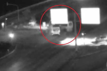 İki İşçi Servisinin Çarpıştığı ve 20 İşçinin Yaralandığı Kaza Anı Kameraya Yansıdı