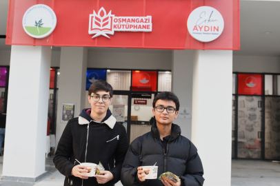 Kütüphaneye Gelen Öğrencilere Çorbalar Başkan Aydın’dan