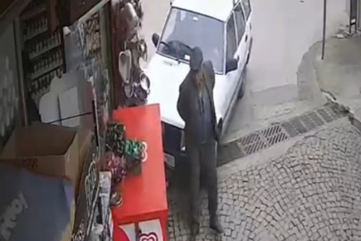 Otomobil ile Kolon Arasında Kalmaktan Son Anda Kurtuldu