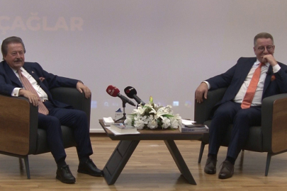 Cavit Çağlar, Tecrübelerini Mudanya Üniversitesi Öğrencileriyle Paylaştı