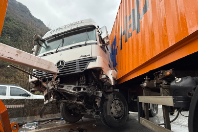 Her İki Yön Trafiğe Kapandı, Olay Yeri Havadan Görüntülendi