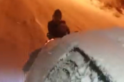 Kar Topu Oynarken 5 Metre Yükseklikten Düştü