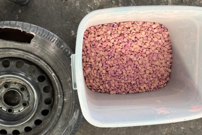 Türkiye'ye 1,5 Milyon Dolarlık Uyuşturucu Geçirmeye Çalıştılar