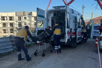 Değiştirmek istedikleri beton vincinin lastiği bomba gibi patladı, iki işçi yaralandı