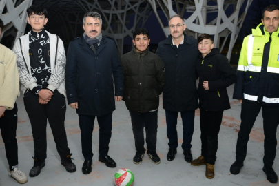 Spor ve gençlik yatırımlarını sürdüren Yıldırım Belediyesi, Piremir Mahallesine 5 yıldızlı bir spor tesisi kazandırıyor