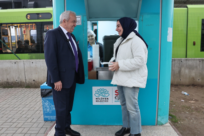 Nilüfer Belediyesi, Soğuk Kış Günlerinde Öğrencilere  Ücretsiz Sıcak Çorba İkramında Bulunuyor