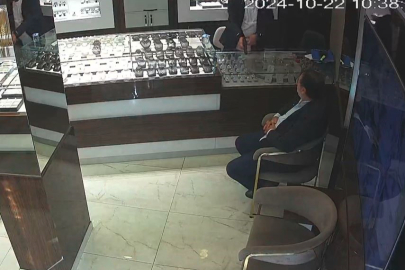 Kuyumcu, Borcunu İstemeye Gelen Müşteriyi Vurdu