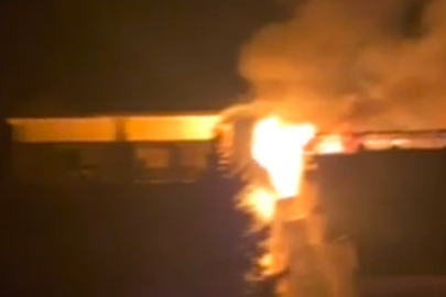 Düzce'de 3 Farklı İlçede Sabaha Karşı Çıkan Yangınlar Gökyüzünü Aydınlattı: 1 Ölü