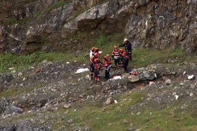 20 Gün Önce Kaybolan 22 Yaşındaki İsmail Irmak'ın Cansız Bedeni Uçurumda Bulundu
