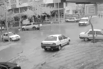 Yolun Karşısına Geçmeye Çalışan 6 Yaşındaki Kıza Otomobil Çarptı