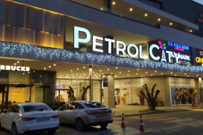 Yürüyen Merdiven Düştü Canından Oldu!