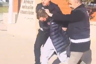 12 Yıl Hapis Cezası Bulunan Zanlı Polisten Kaçamadı