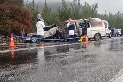 İzmir'de Korkunç Kaza: 1 Kişi Yanarak Öldü, 3 Yaralı