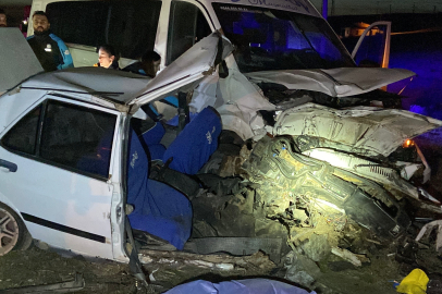 Baba ve Kızın Acı Sonu! Feci Kazada Otomobil İkiye Bölündü