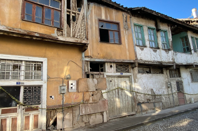 Metruk Binalar Mahalle Sakinlerini Endişelendiriyor