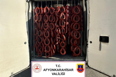 2 Tona Yakın Bozuk Sucuk Ele Geçirildi!