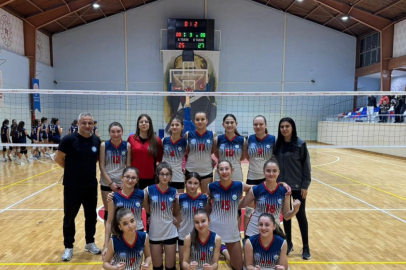 Nilüfer Belediyespor Voleybol Midi Kız Takımı 3-0'la rahat geçti!