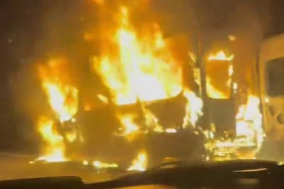 Servis Aracı Alev Alev Yandı