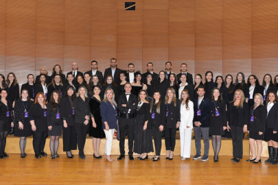 Enver Yücel’in Öğrencileri Bursa Loderli Kardeşleri İçin Sahneye Çıktı