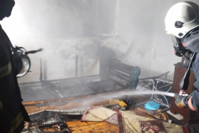 Yangında Mahsur Kalan Şahısın Yardımına İtfaiye Yetişti