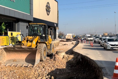 Acemler'den Mudanya yoluna gitmek isteyenler 2 şaritli, İzmir yoluna gitmek isteyenler ise 3 şeritli ayrılmış yolu kullanacaklar