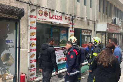 Tost Salonunda Çıkan Yangın Vatandaşları Korkuttu