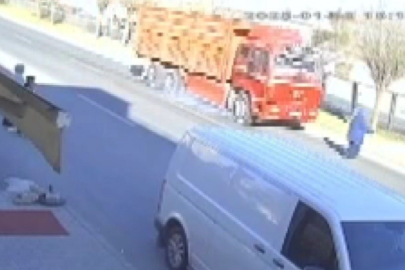 Yolun Karşısına Geçmek İsterken Feci Şekilde Can Verdi