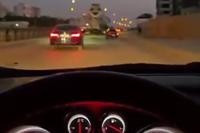 Trafikte Facia: Beton Mikseri Otomobile Çarpıp Kaçtı