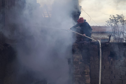 Yaşlı Adam Yangında Feci Şekilde Can Verdi!