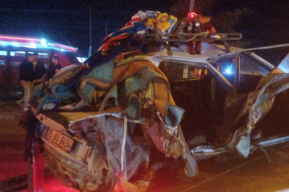 Manisa'da 2 Otomobil Kavşakta Çarpıştı: 2 Ağır, 5 Yaralı