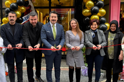 Ercan Özel, Genç Girişimci Hande Cihan’ın İşletmesinin Açılışına Katıldı