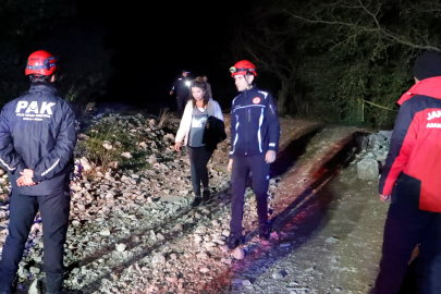 Yoldaki heyelan planlarını değiştirdi, kaybedilen zamanda hava kararınca yollarını kaybettiler