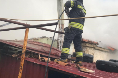 Müstakil Evde Çıkan Yangın Paniğe Neden Oldu