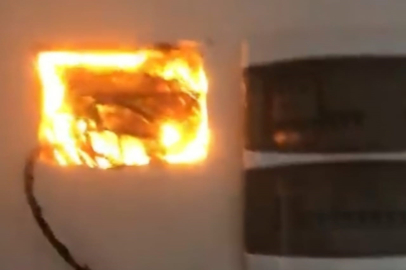 Evde Çıkan Yangın Panik Yarattı