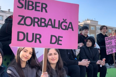 Lise öğrencilerinden 'Dünya akran zorbalığıyla mücadele günü'nde anlamlı etkinlik
