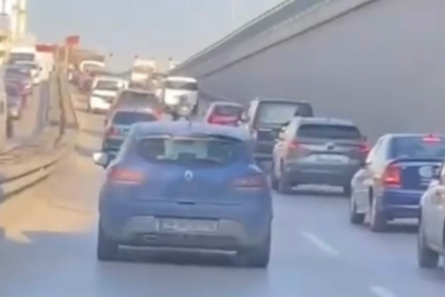 Dalgınlık Nedeniyle Önündeki Otomobile Çarptı
