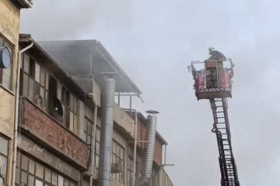 Mobilya İmalathanesi Alevlere Teslim Oldu