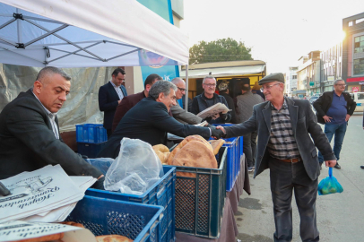 Gemlik Belediyesi'nden Pide İkramı