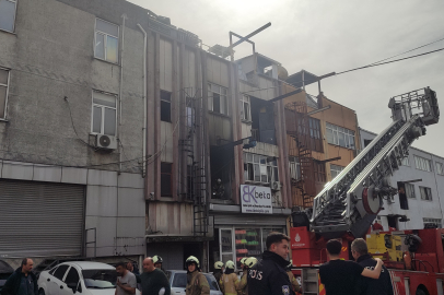 Yangında Can Pazarı: Dumandan etkilenen 2 kadın işçiye ambulansta müdahale edildi