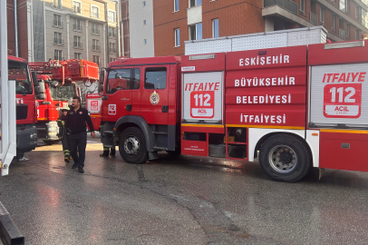 Otelin Kafeteryasında Çıkan Yangın Korkuttu