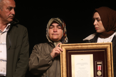 Bursa Valiliği, Gazi ve Şehit Ailelerine Devlet İftihar Madalyalarını Törenle Takdim Etti
